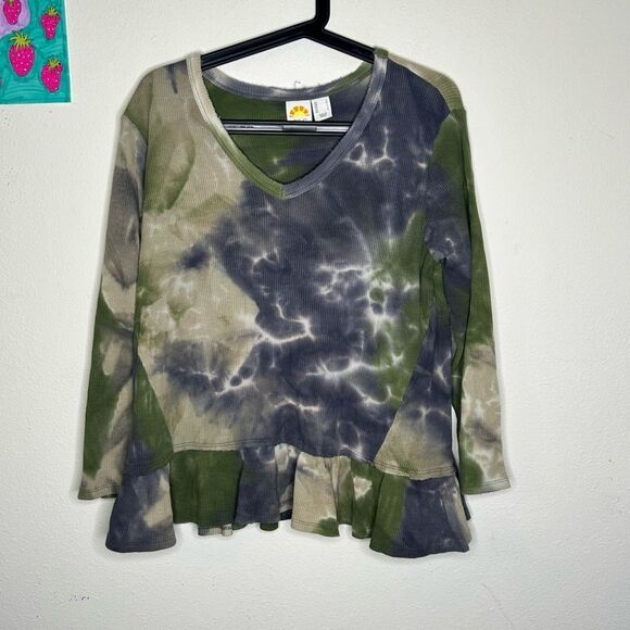 C&C California Green and Gray Tie-Dye Blouse - Picture 2 of 6